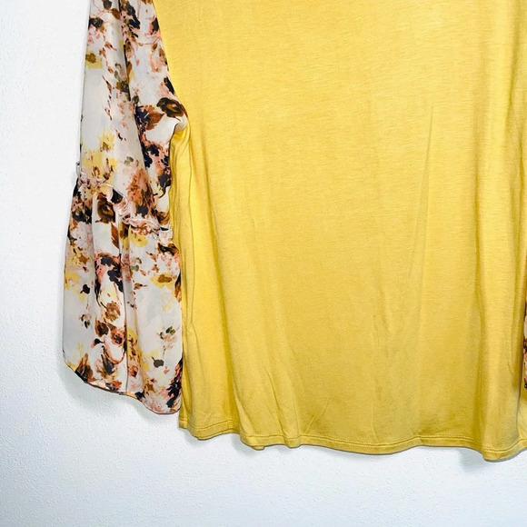Cato NWT Yellow & Cream Contrast Floral Print Bell Sleeve Top Medium Women’s - Picture 5 of 11